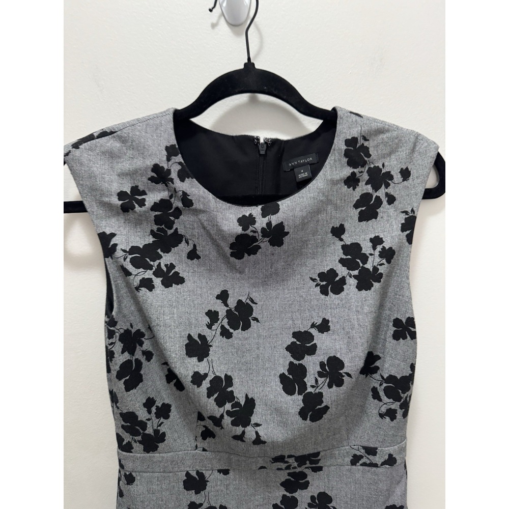 Ann Taylor Grey Black Floral Sheath Dress Size‎ 4 - Picture 2 of 9